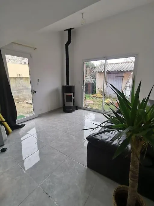 Maison Entre Ville Et Campagne La Salvetat França